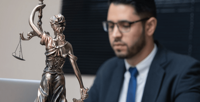 lawyer 